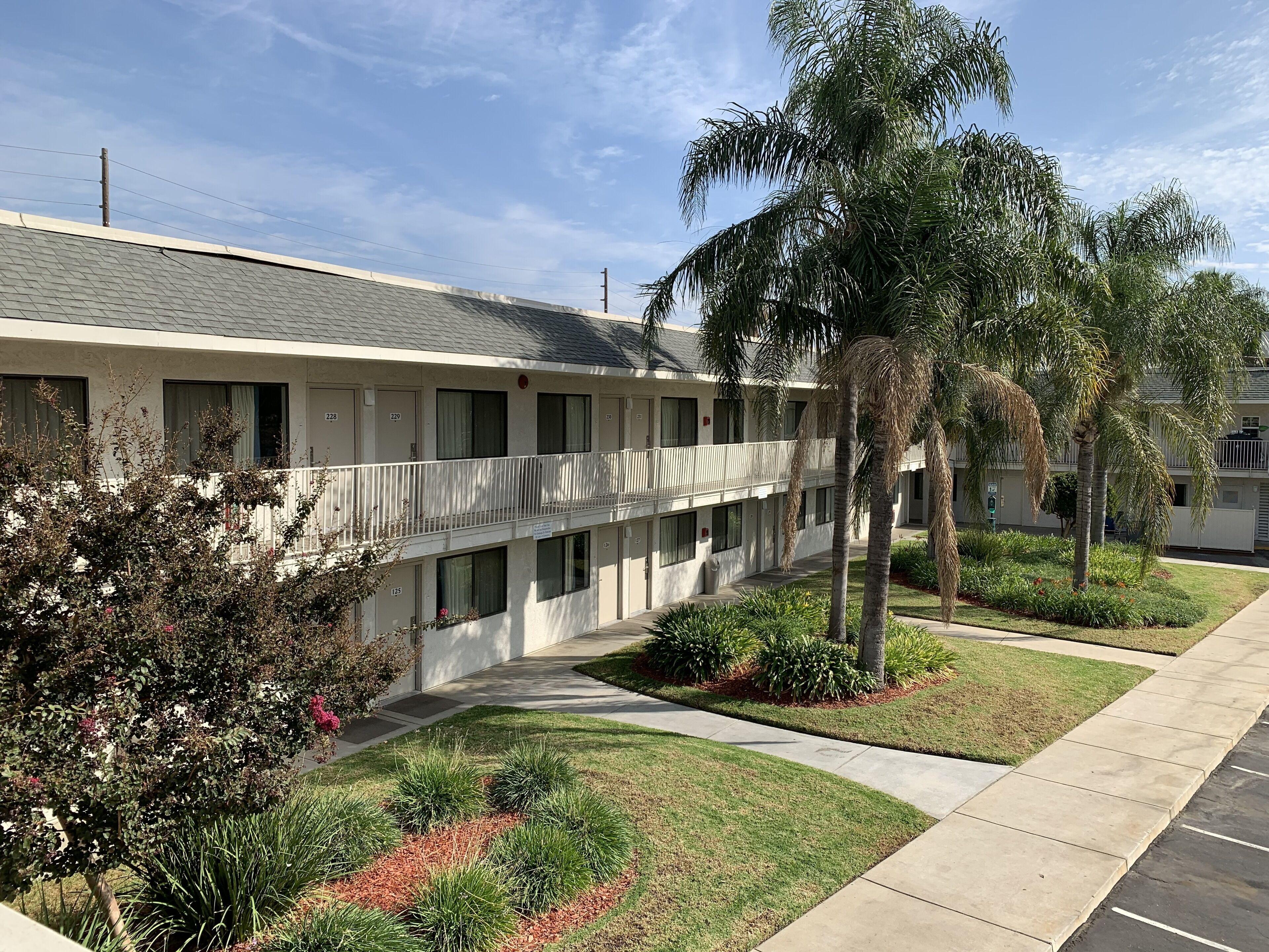 Vagabond Inn Sylmar — Photos 2